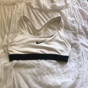 nike pro sports bra
